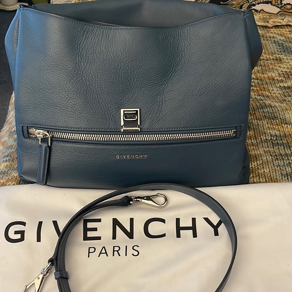 Givenchy Pandora Pure Shoulder Bag in Excellent condition - Picture 1 of 12